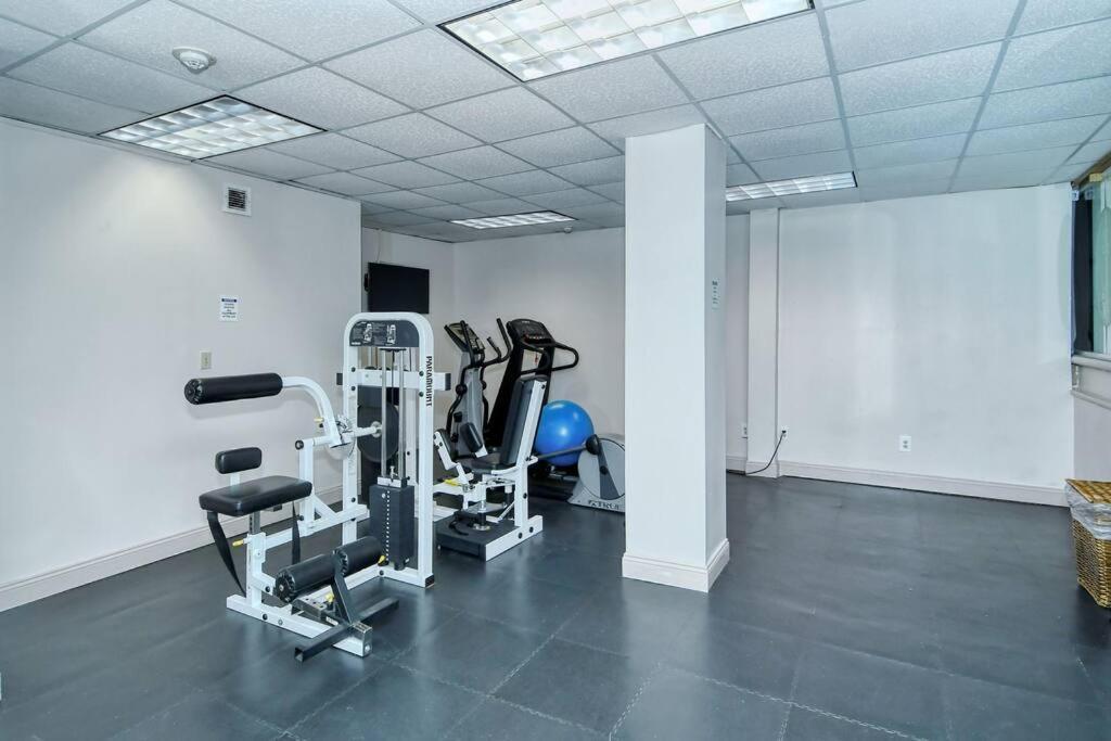 Waterfront, Pool, Tiki Bar & Grill, Gym, Location! Apartment Sarasota Exterior photo