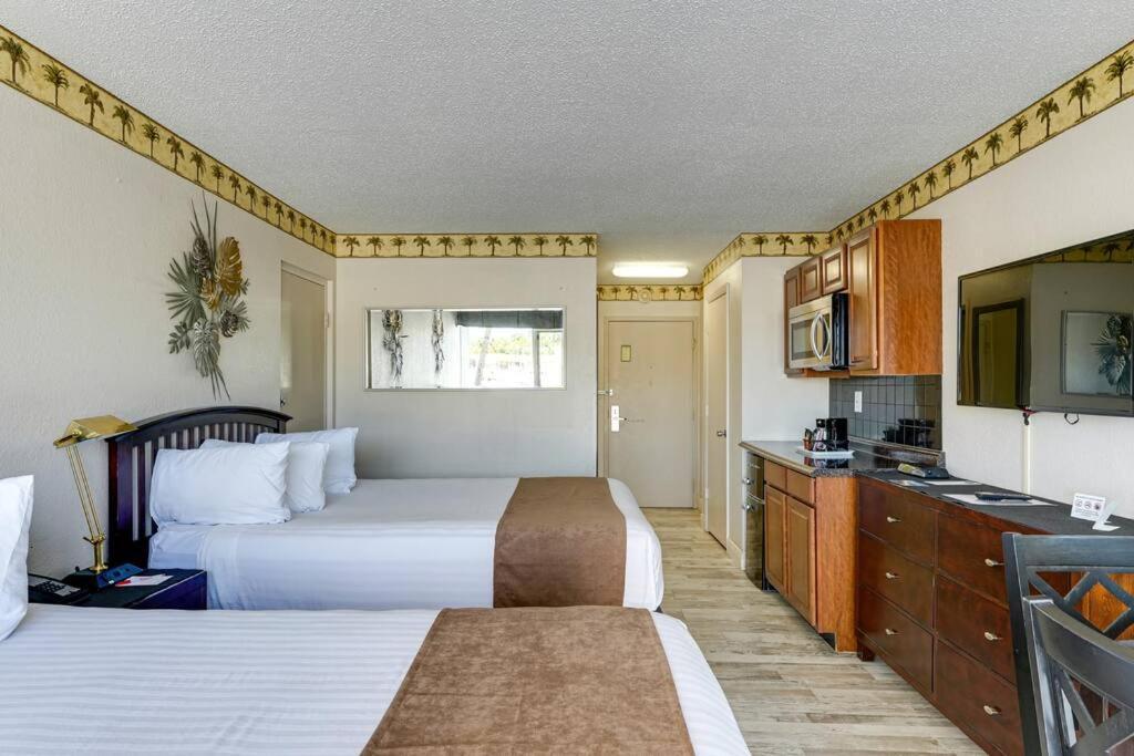 Waterfront, Pool, Tiki Bar & Grill, Gym, Location! Apartment Sarasota Exterior photo
